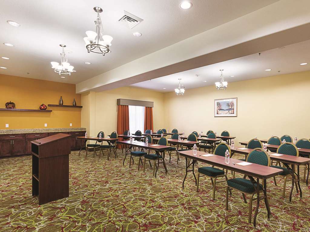 La Quinta Inn & Suites by Wyndham Houston Channelview - photo 39