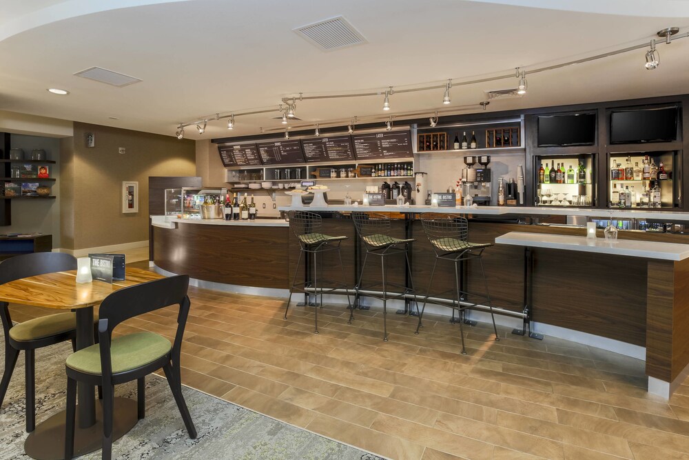 Courtyard by Marriott Potomac Mills Woodbridge - photo 3