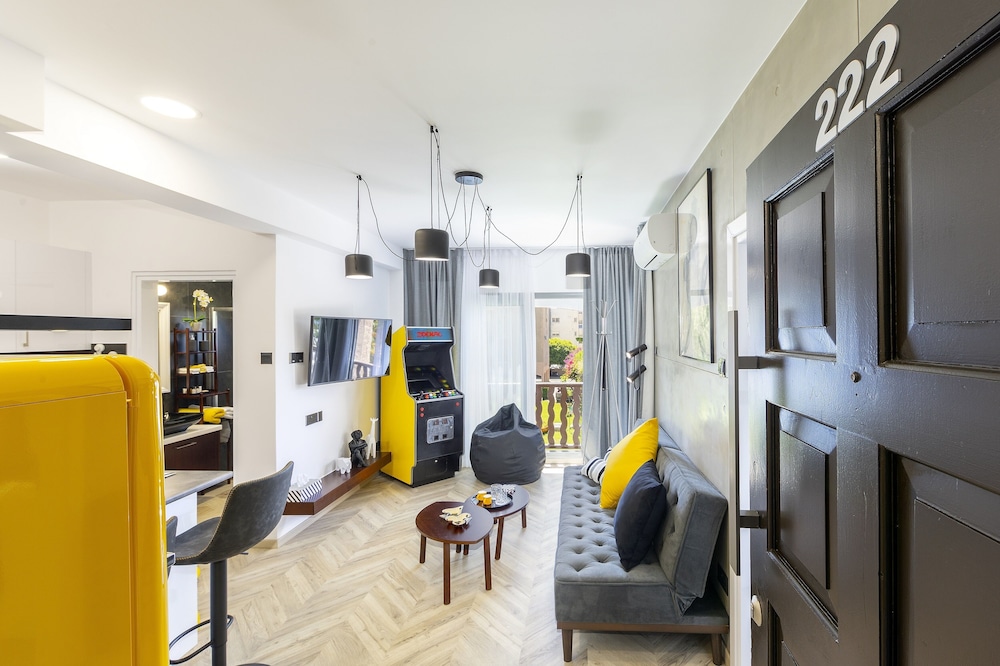 Castle Hotel Apartments — Limassol