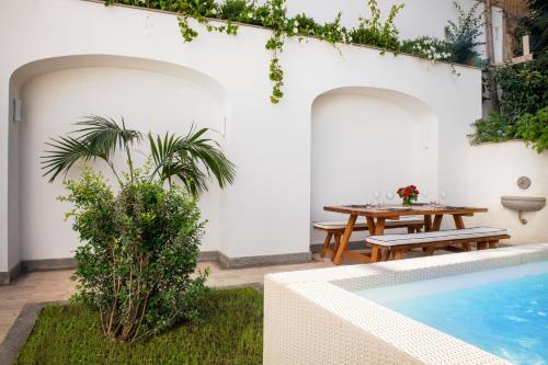 My Exclusive Italy Luxury Villa with Penthouse Pools and Sea View — 4-Star Luxury Hotel in Sant'agnello, Italy
