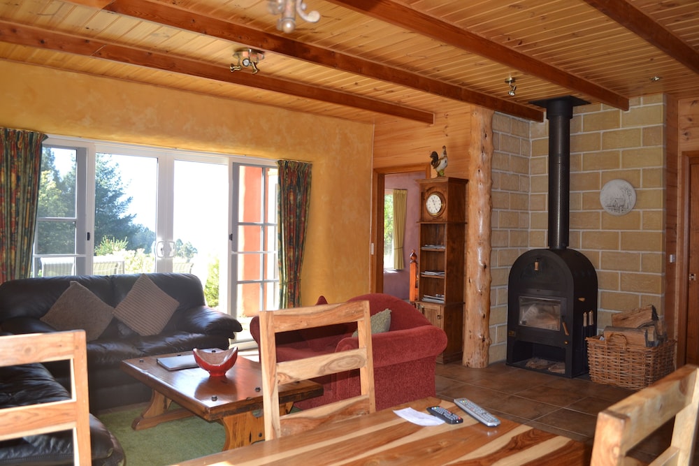 Whispering Spirit Holiday Cottages & Mini Ponies — Franklin — photo 5