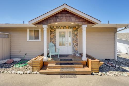 Stunning Home in Coupeville with Deck and Beach Access — 4-Star Luxury Hotel in Coupeville, United States