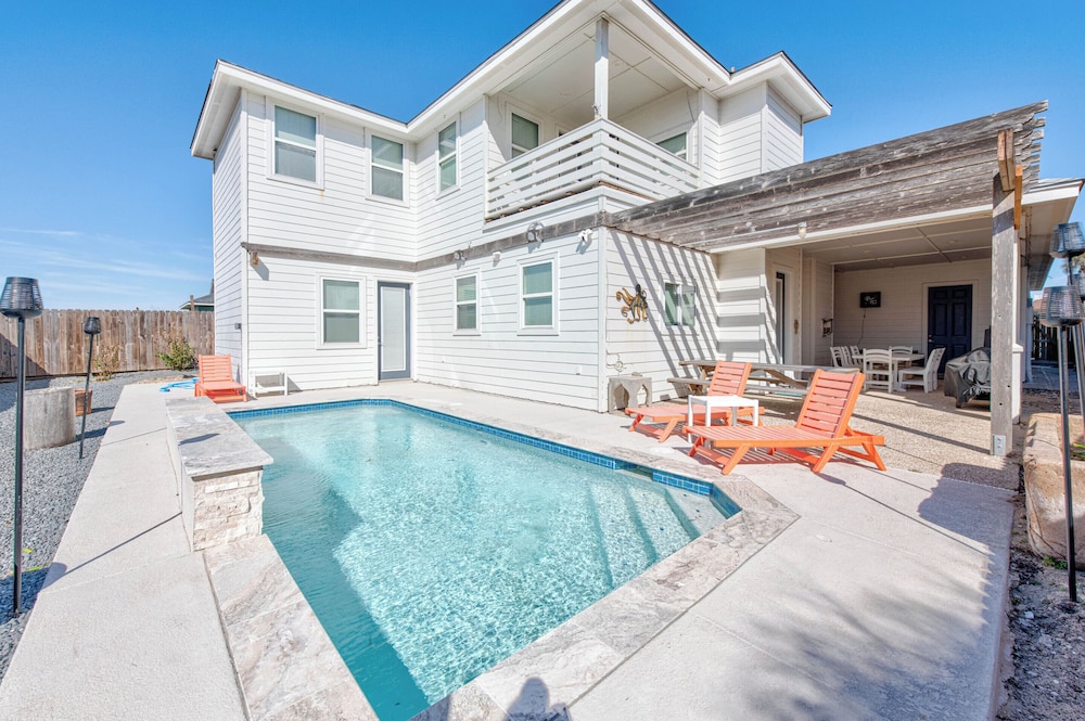 La Dolce Vida by Silver Sands Vacation Rentals — 4-Star Luxury Hotel in Port Aransas, United States