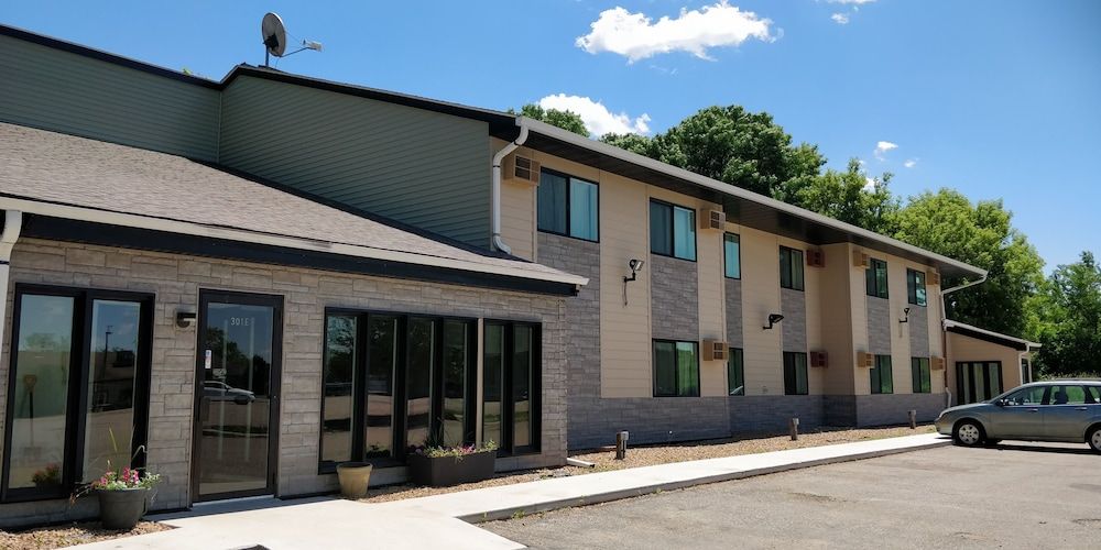 Waconia Inn & Suites - photo 8