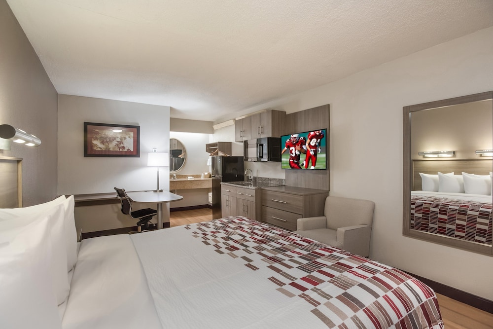 Red Roof Inn Philadelphia Trevose - photo 24