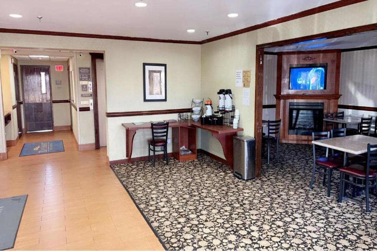 Baymont by Wyndham Battle Creek I 94 - photo 14