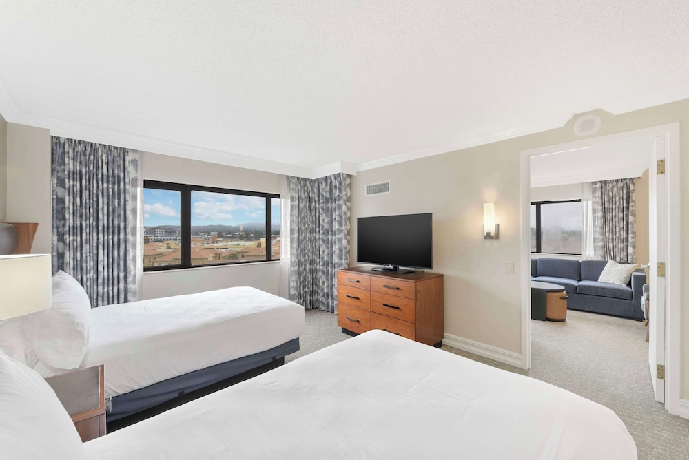 Embassy Suites by Hilton Anaheim Orange - photo 23