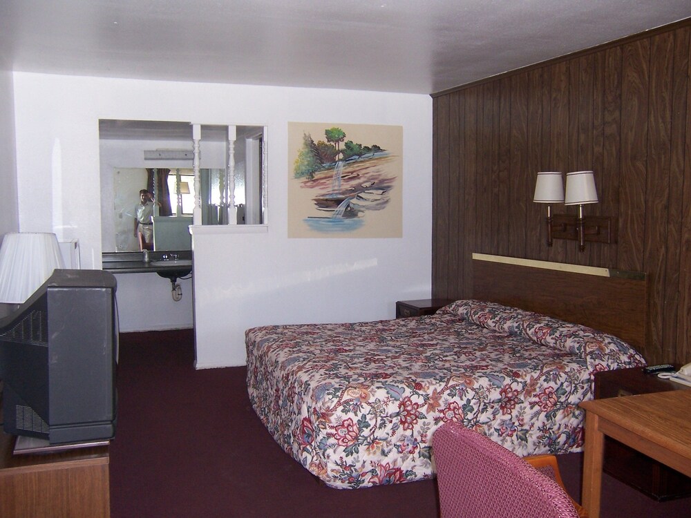Townsmen Motel Independence - photo 21