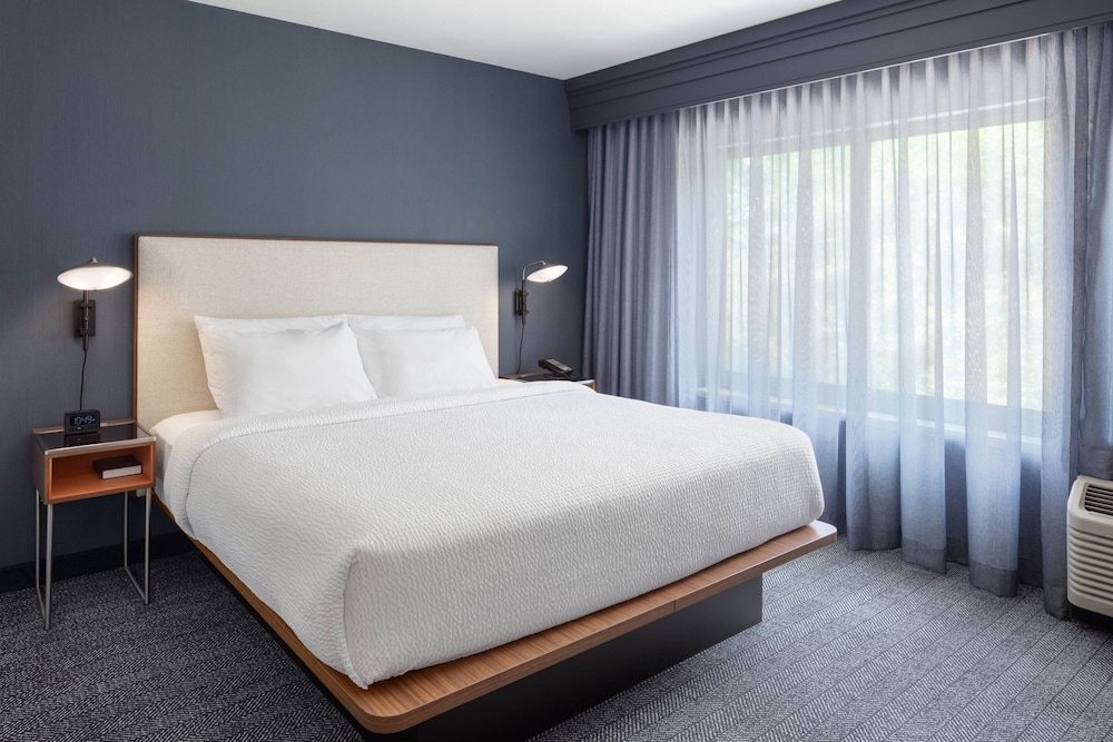 Courtyard by Marriott Portland Airport - photo 9