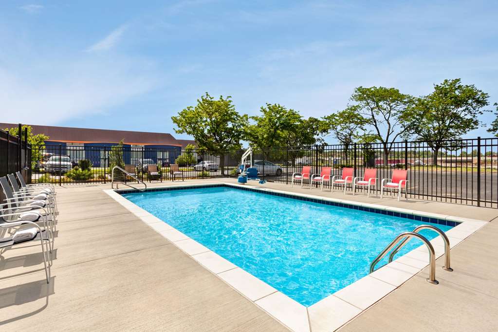 Super 8 by Wyndham Lenexa Overland Park Mall Area - photo 8