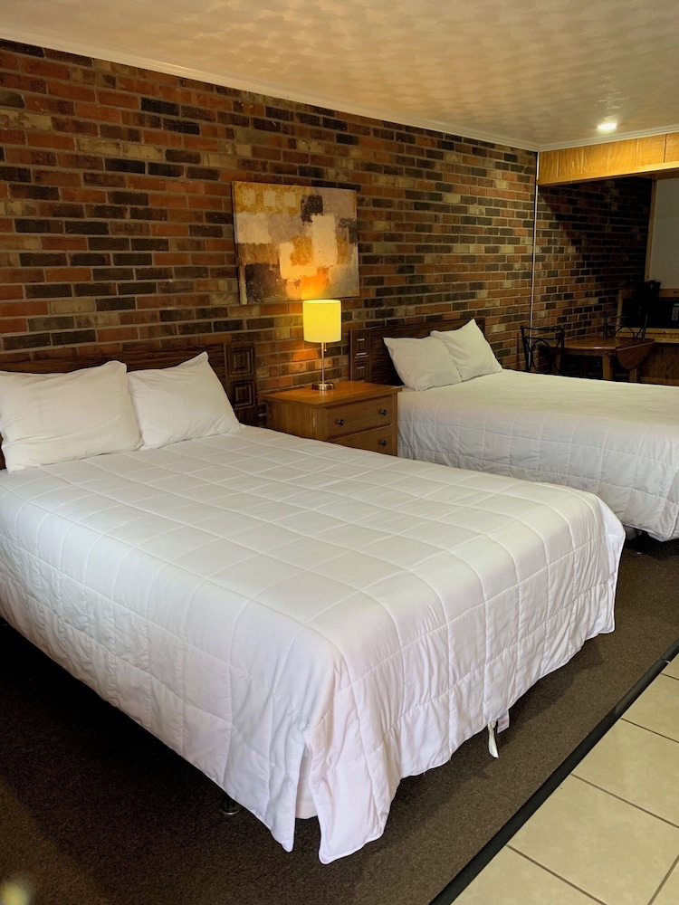 Beverly hills inn - photo 3