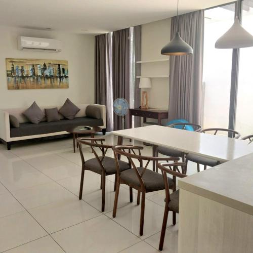 Lovely Lady Villa Oceanami Resort Vung Tau in Unknown City, Vietnam