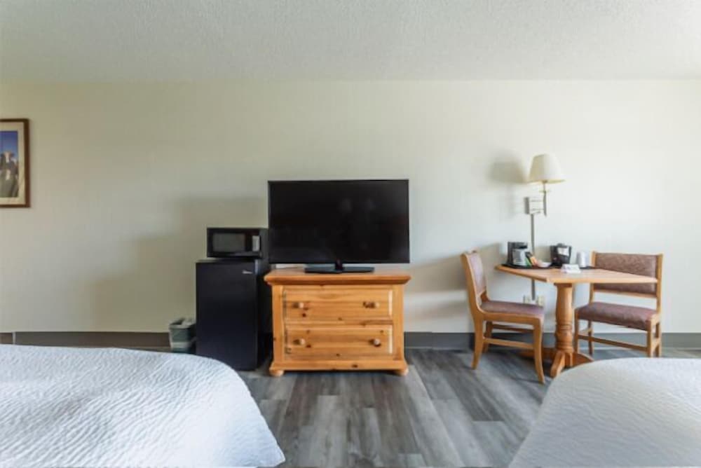 Lancaster Inn and Suites - photo 12