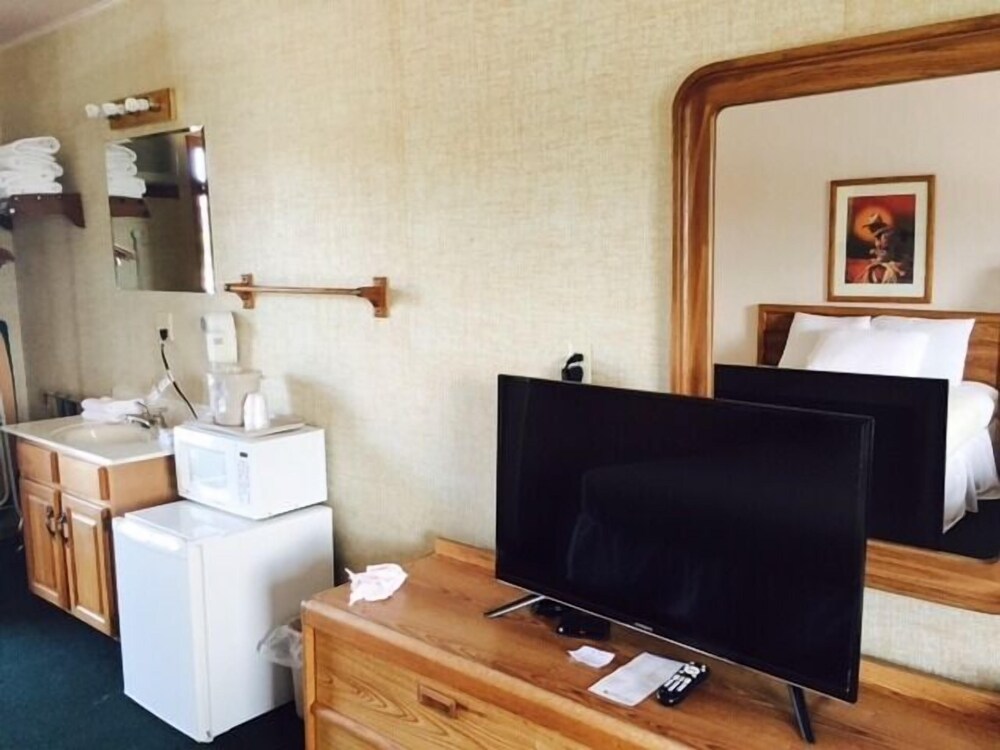 Americas Best Value Dakota Cowboy Inn - photo 9