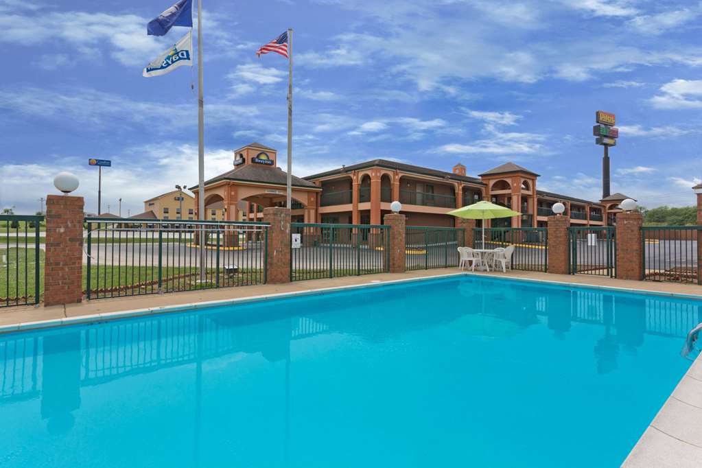 Days Inn by Wyndham Franklin - photo 11