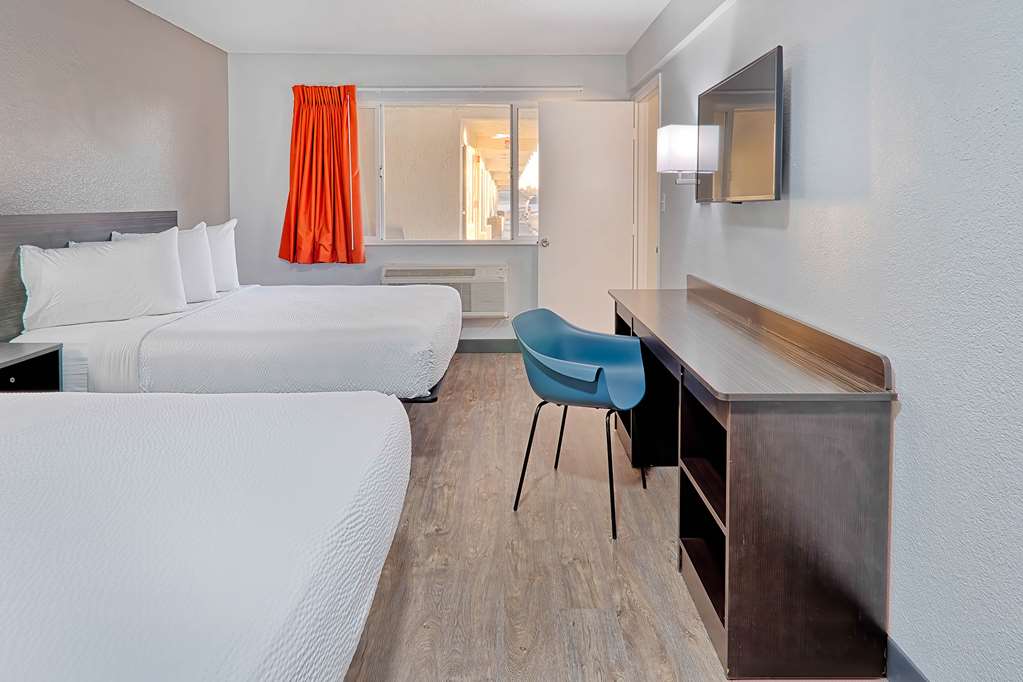 Motel 6 Lancaster CA - photo 5