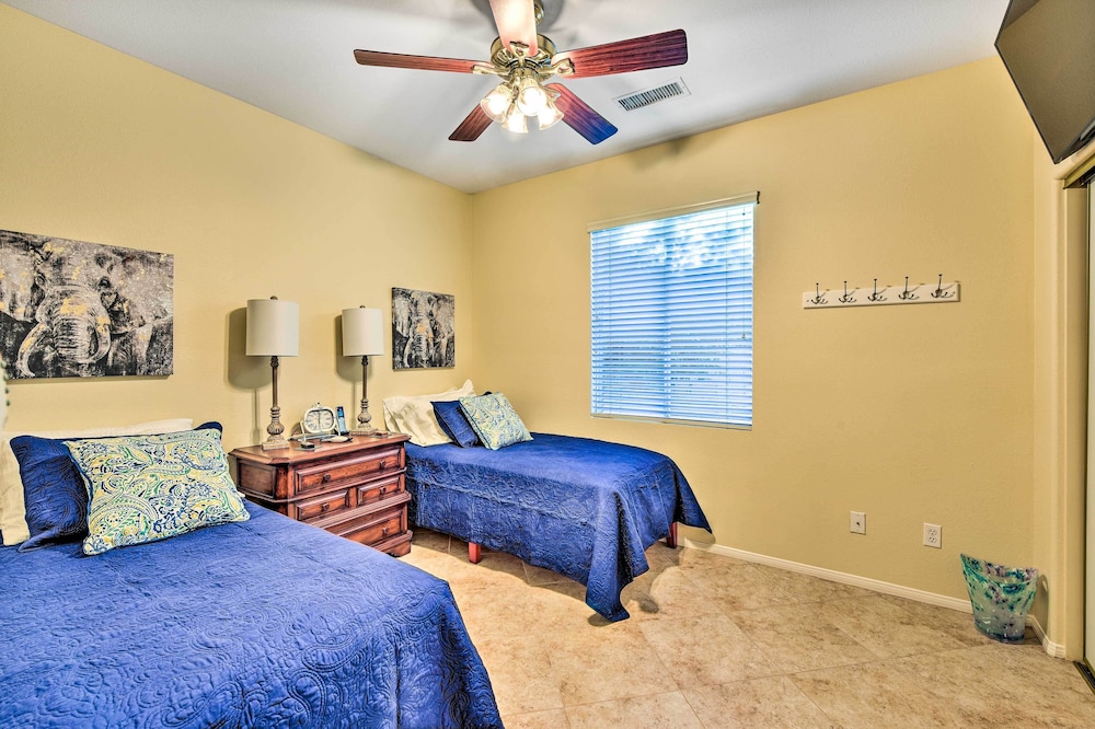 Indian Palms Resort Home w Yard & Community Perks - photo 4