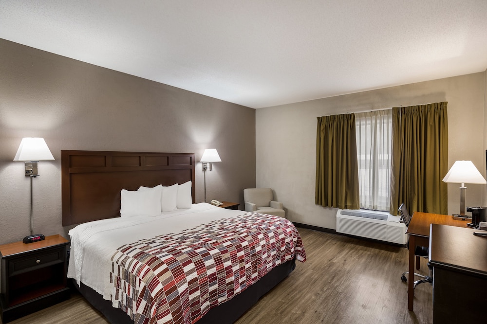 Red Roof Inn & Suites Bloomsburg Mifflinville - photo 8