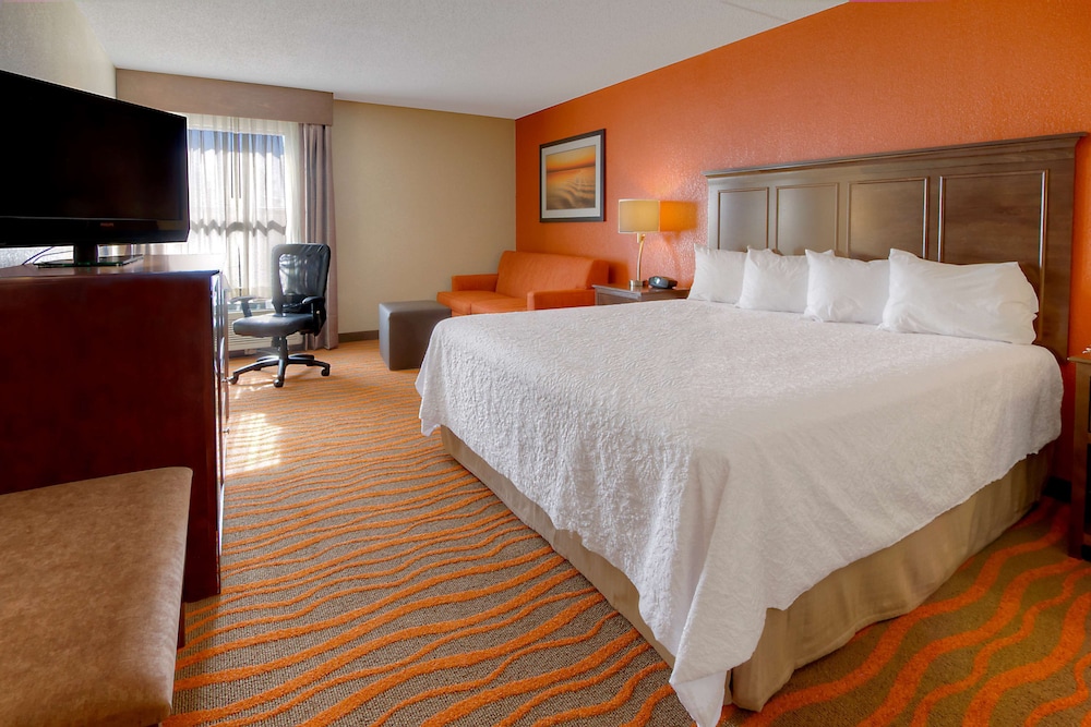 Hampton Inn Russellville - photo 10