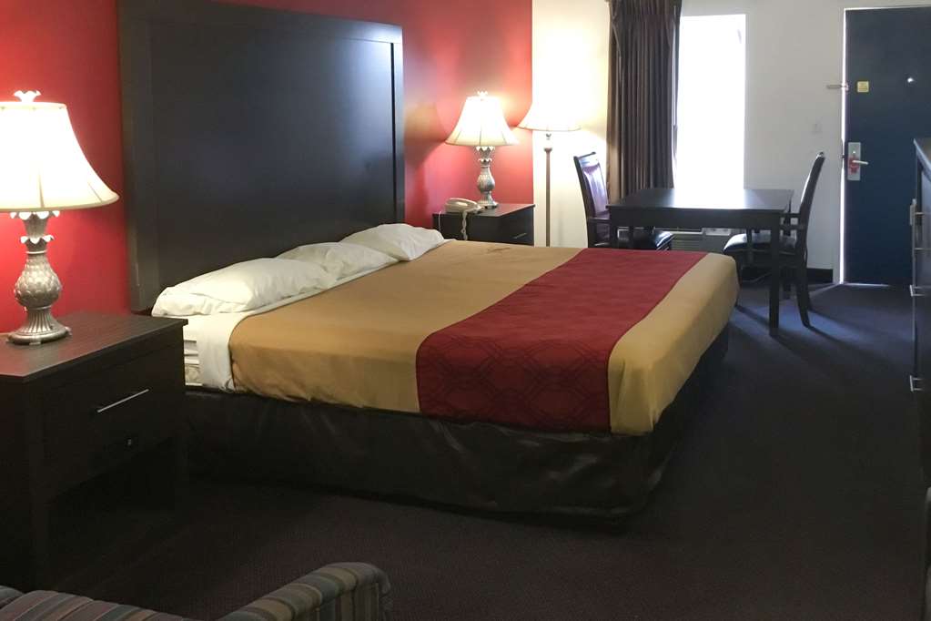 Econo Lodge Ruther Glen - photo 15