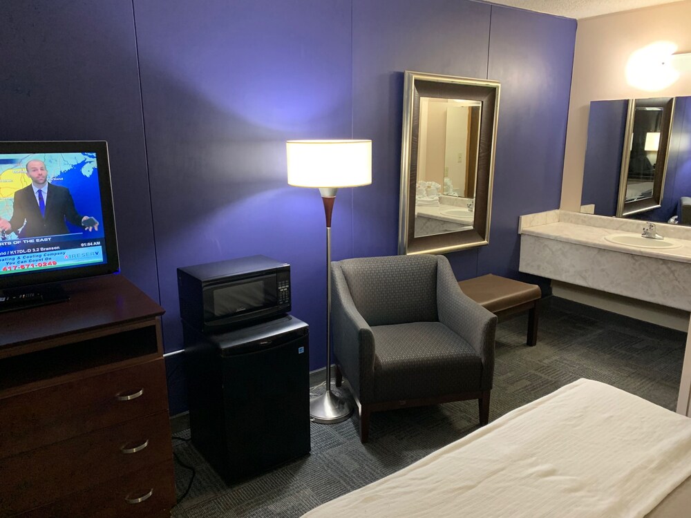 The Metropolitan Hotel - photo 14