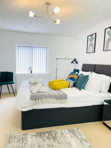 Mount Yard Stylish Cottage Close to Alton Towers Peak District Stoke on Trent Sleeps 5 in Stoke-On-Trent, United Kingdom
