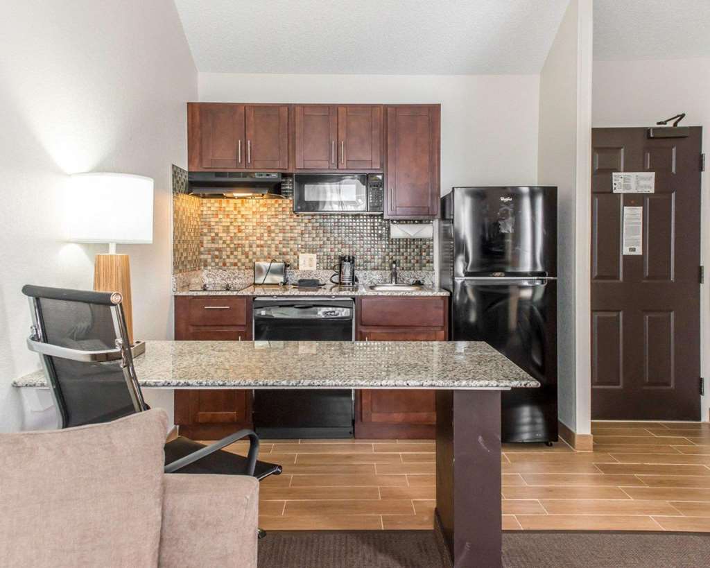 MainStay Suites Pittsburgh Airport - photo 7