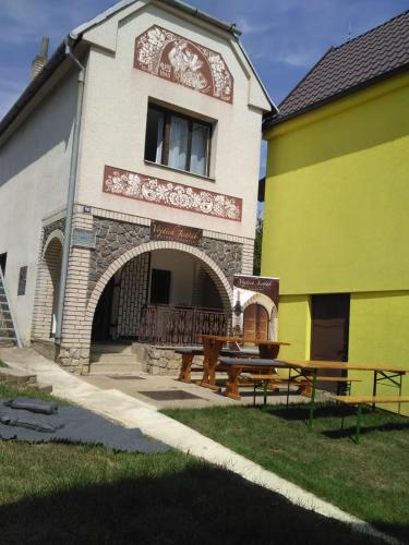 Vojtěch Jestřáb rodinné vinařství in Mutenice, Czech Republic