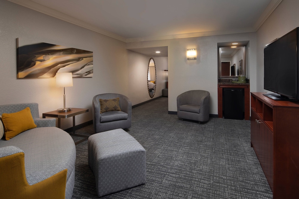 Courtyard by Marriott Bradenton Sarasota Riverfront - photo 11