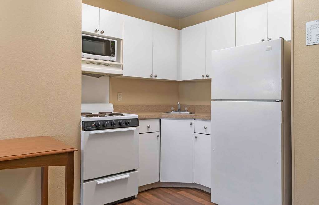 Extended Stay America Suites Detroit Novi Orchard Hill Place - photo 35