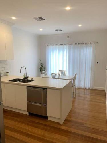 Ocean Eyre - last minute hotel in Cowell