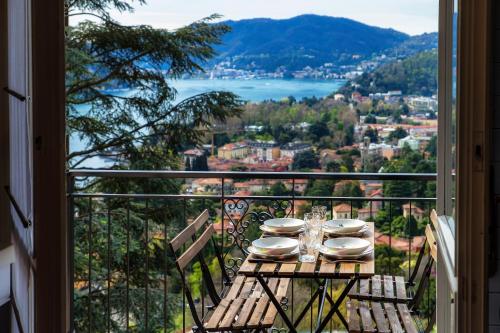Vista Lario Apartment Aqua Apartments — 4-Star Luxury Hotel in Cernobbio, Italy