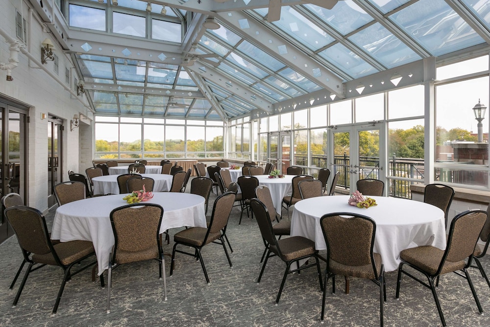 Hampton Inn & Suites Nashville Green Hills - photo 41