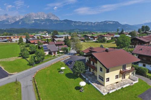 Appartements am Römerweg — 4-Star Luxury Hotel in Oberndorf In Tirol, Austria