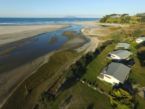 Pakiri Beach Holiday Park — 4-Star Luxury Hotel in Wellsford, New Zealand