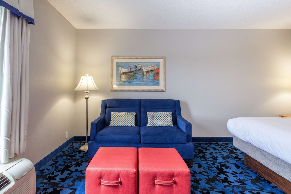 Hampton Inn & Suites Jacksonville Deerwood Park - photo 34