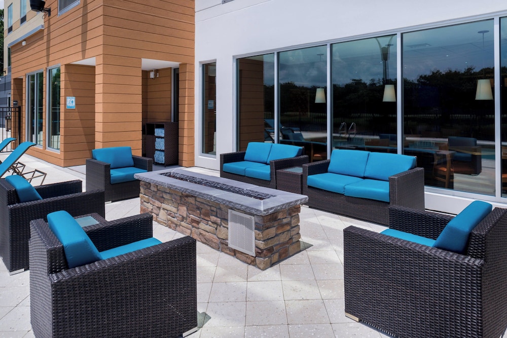 Fairfield Inn & Suites by Marriott Orlando East UCF Area - photo 40