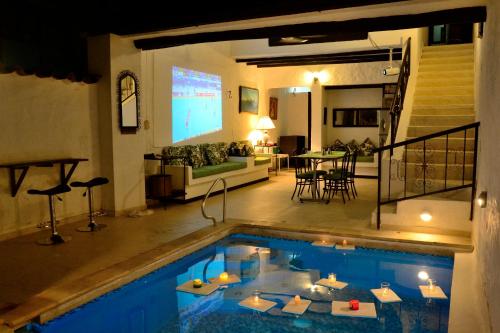Casa Los Almendros — 4-Star Luxury Hotel in Melgar, Colombia