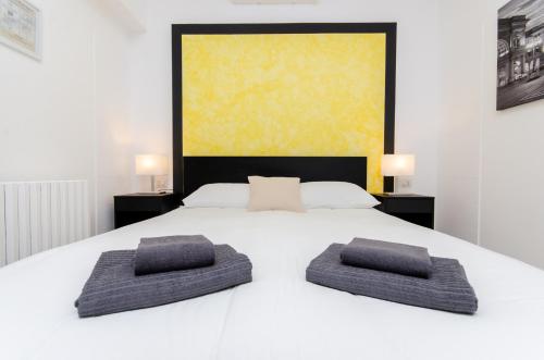 Yellow Room — Milan