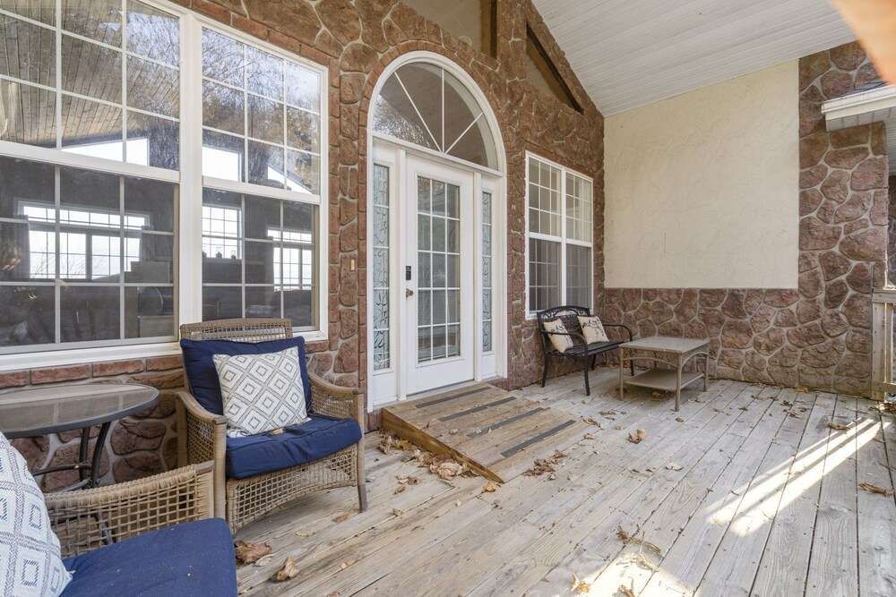 The Greenview Manor Lake Views - photo 2