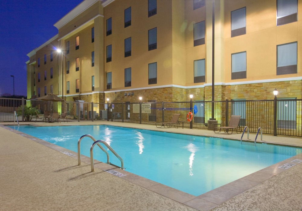 Hampton Inn & Suites New Braunfels - photo 9