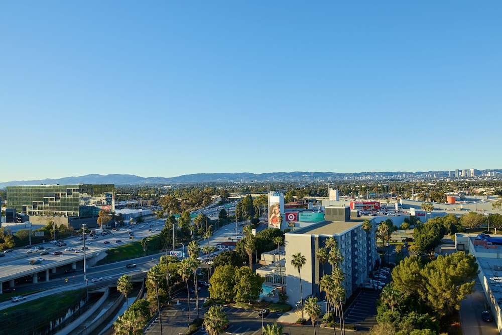 Courtyard by Marriott Culver City Los Angeles - photo 12