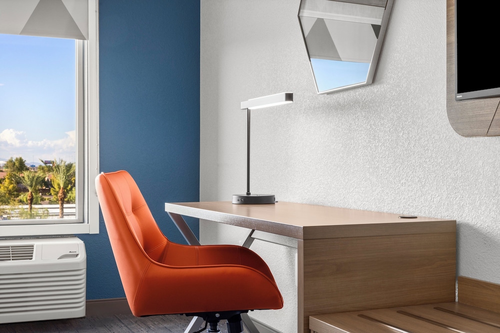 Holiday Inn Express & Suites Phoenix West Tolleson by IHG - photo 13