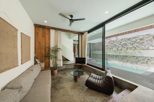 Villa Kiri Modern 2BR Hideaway Rooftop & Private Pool — 4-Star Luxury Hotel in Seminyak, Indonesia