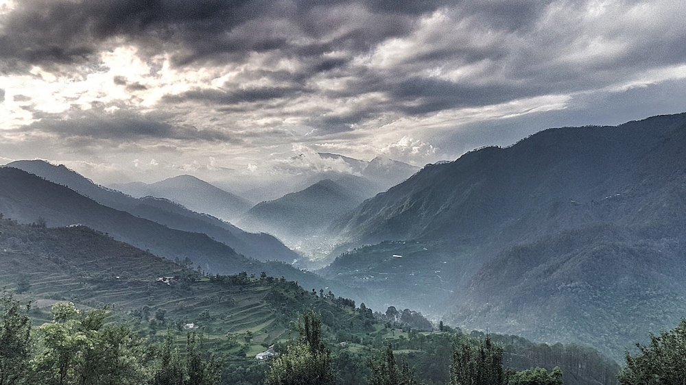 Emerald Trail - carbon neutral hotel in Naini Tal