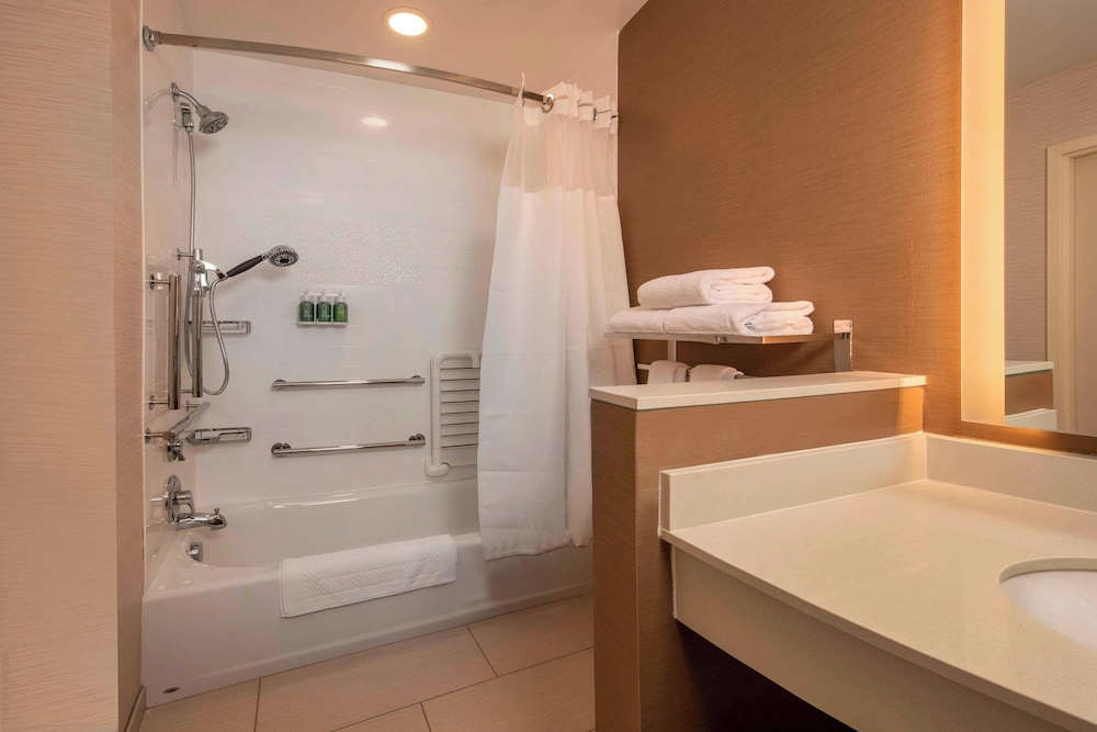 Fairfield Inn & Suites by Marriott Harrisburg International Airport - photo 19