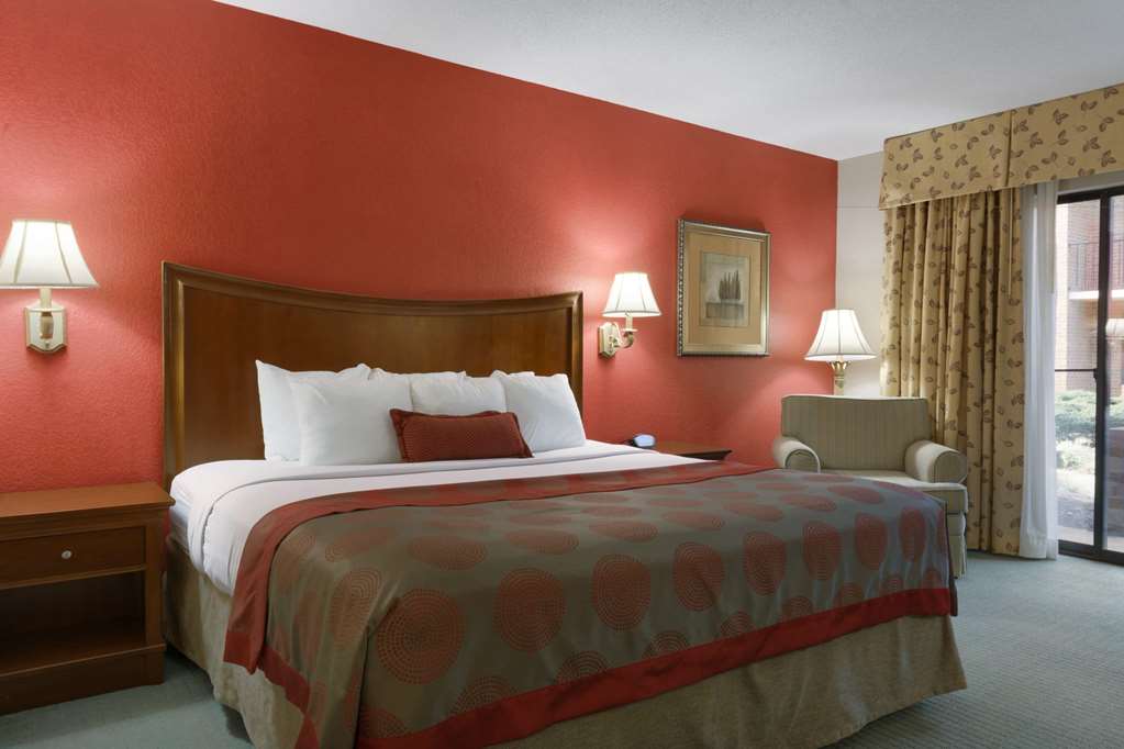 Ramada by Wyndham Raleigh - photo 5