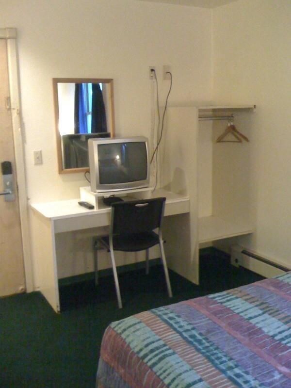 Chelsea Inn Hotel - photo 15
