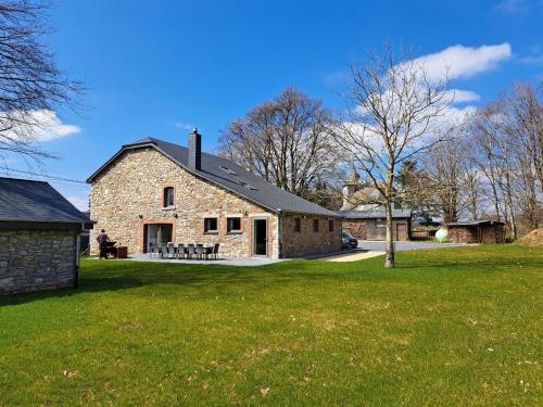 Les Highlands Maison de vacances — 4-Star Luxury Hotel in Houffalize, Belgium