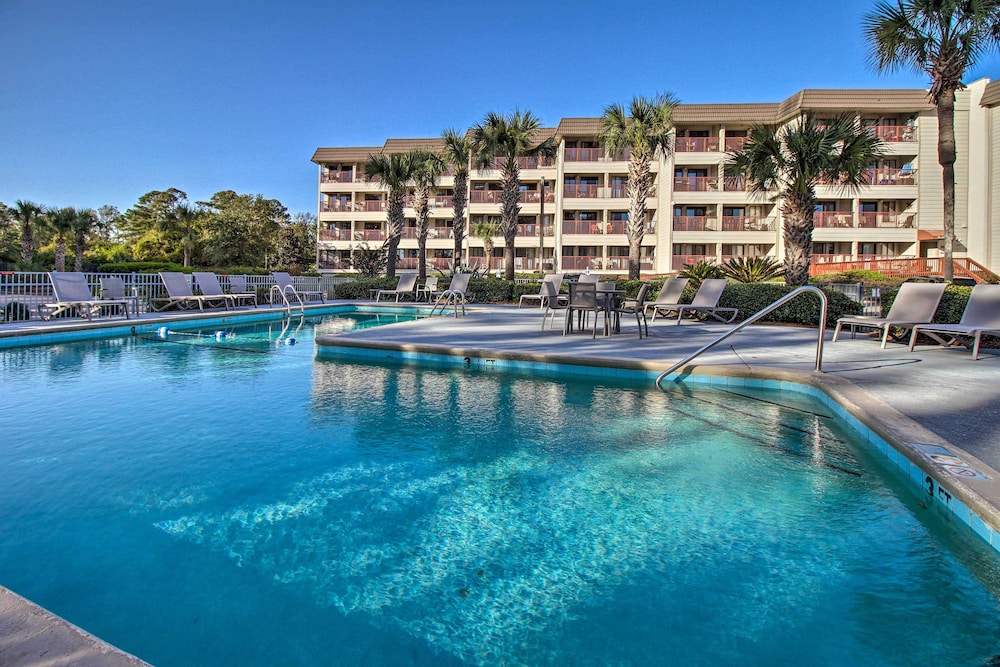 Pool Tennis & Gym: Resort Condo in Hilton Head - photo 3